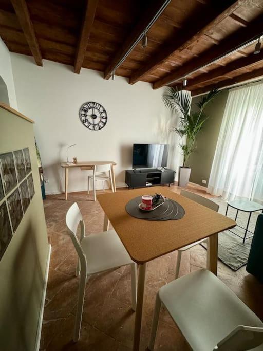 Splendido Bilocale In Via Madonnina, Zona Brera Apartment Milan Bagian luar foto